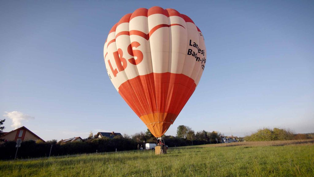 18_Heißluftballon_Demenzfilm_nach_der_landung
