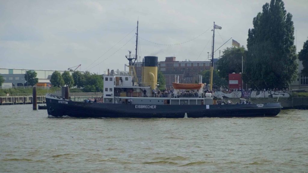 31-Hafen-Hamburg-Landungsbruecken-fuer-demenzkranke-dampfschiff-eisbrecher